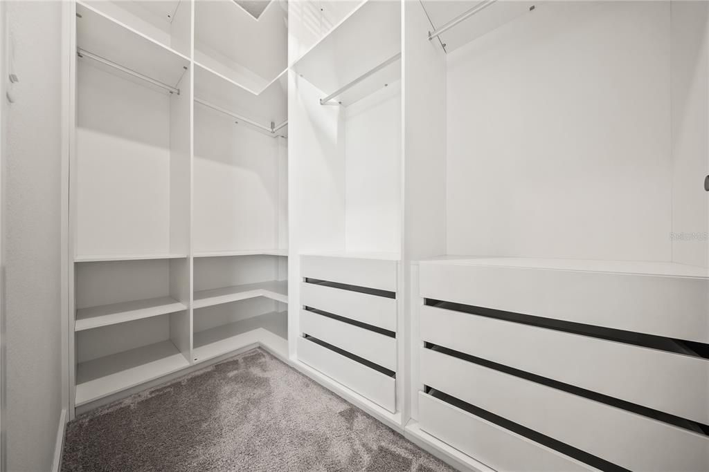 For Sale: $1,349,000 (5 beds, 3 baths, 4342 Square Feet)