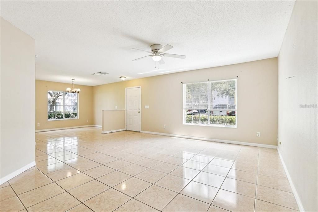 For Rent: $2,000 (3 beds, 2 baths, 1364 Square Feet)