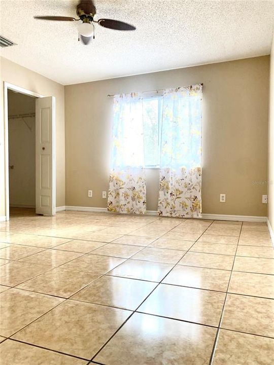 For Rent: $2,000 (3 beds, 2 baths, 1364 Square Feet)