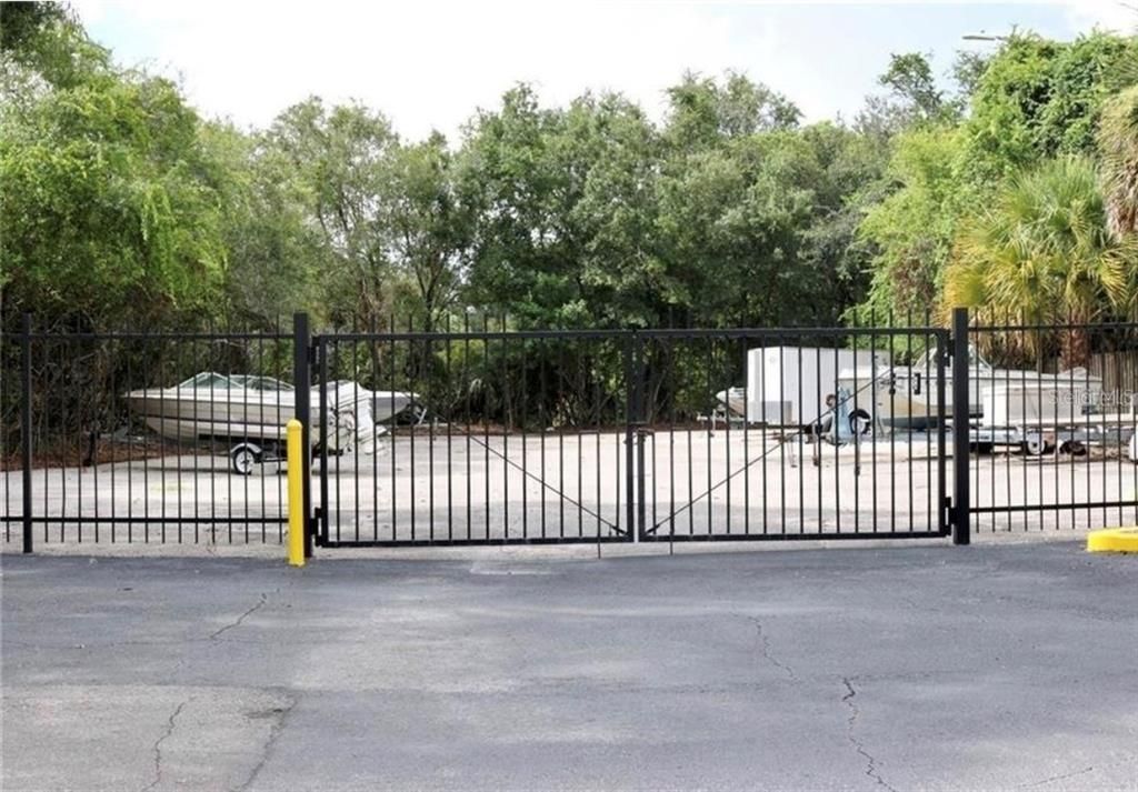 For Rent: $2,000 (3 beds, 2 baths, 1364 Square Feet)