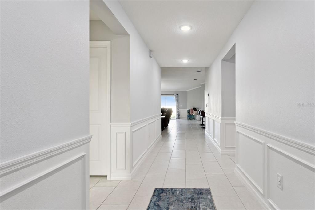 For Sale: $359,999 (4 beds, 2 baths, 1983 Square Feet)