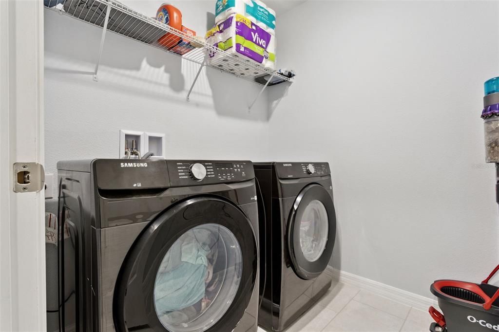 For Sale: $359,999 (4 beds, 2 baths, 1983 Square Feet)