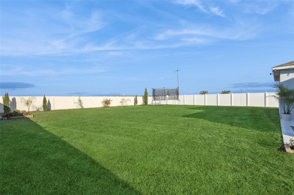 For Sale: $359,999 (4 beds, 2 baths, 1983 Square Feet)