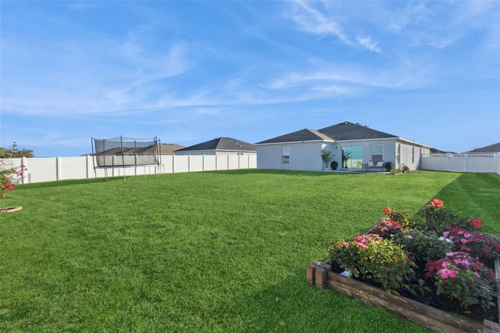 For Sale: $359,999 (4 beds, 2 baths, 1983 Square Feet)