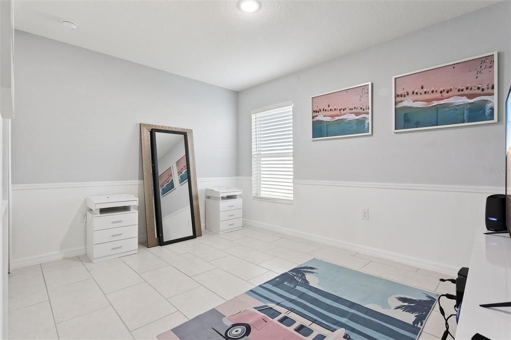 For Sale: $359,999 (4 beds, 2 baths, 1983 Square Feet)