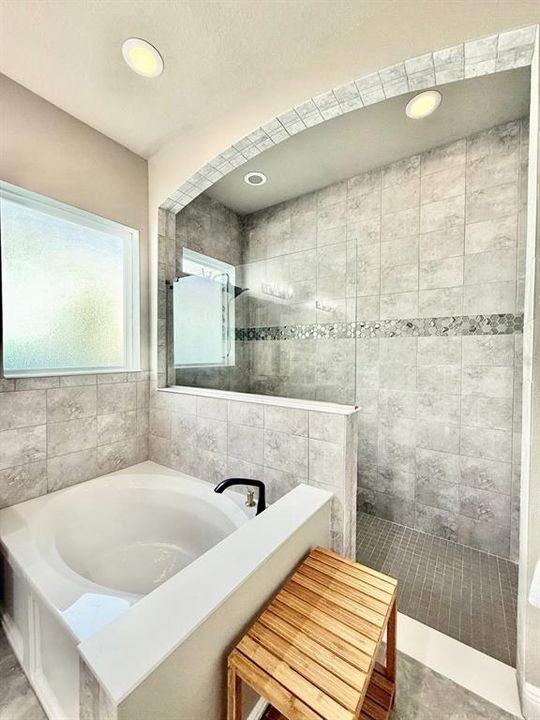 出租: $3,000 (4 贝兹, 2 浴室, 2532 平方英尺)