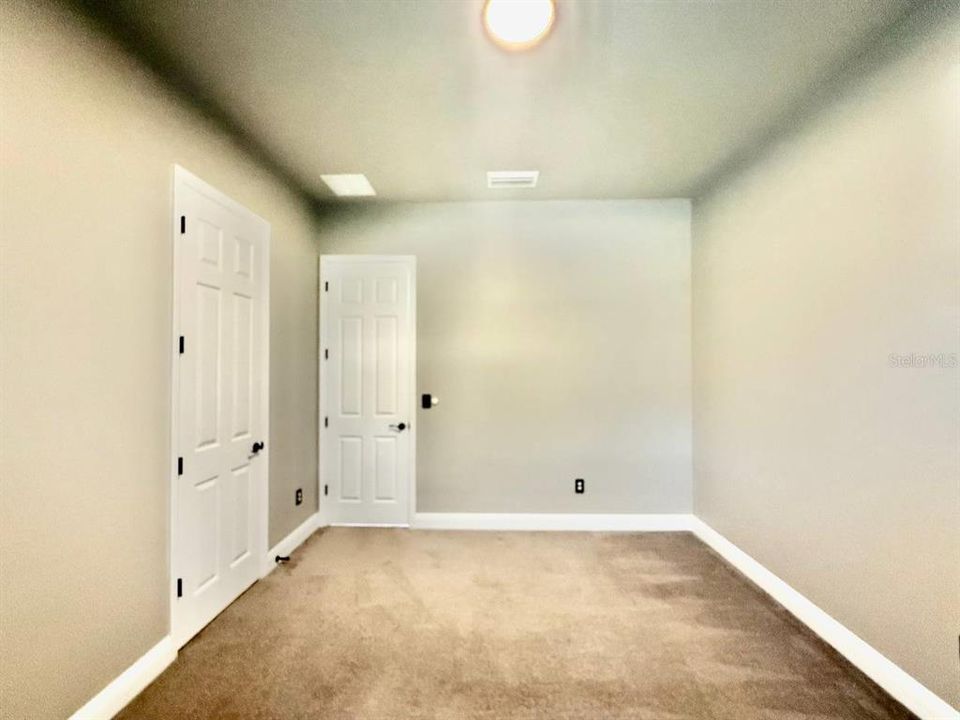 出租: $3,000 (4 贝兹, 2 浴室, 2532 平方英尺)