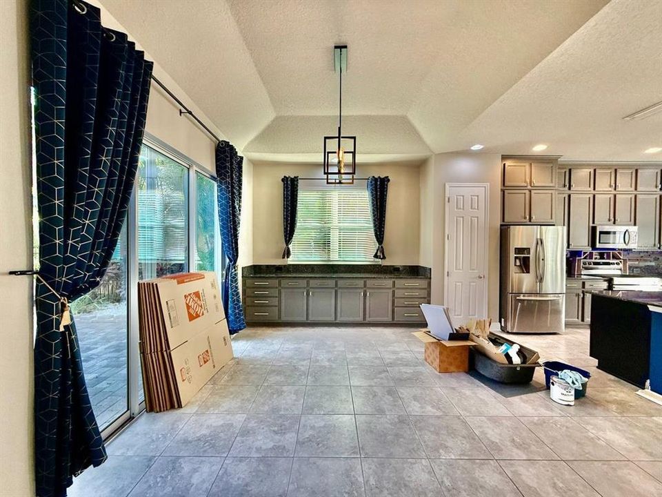 出租: $3,000 (4 贝兹, 2 浴室, 2532 平方英尺)