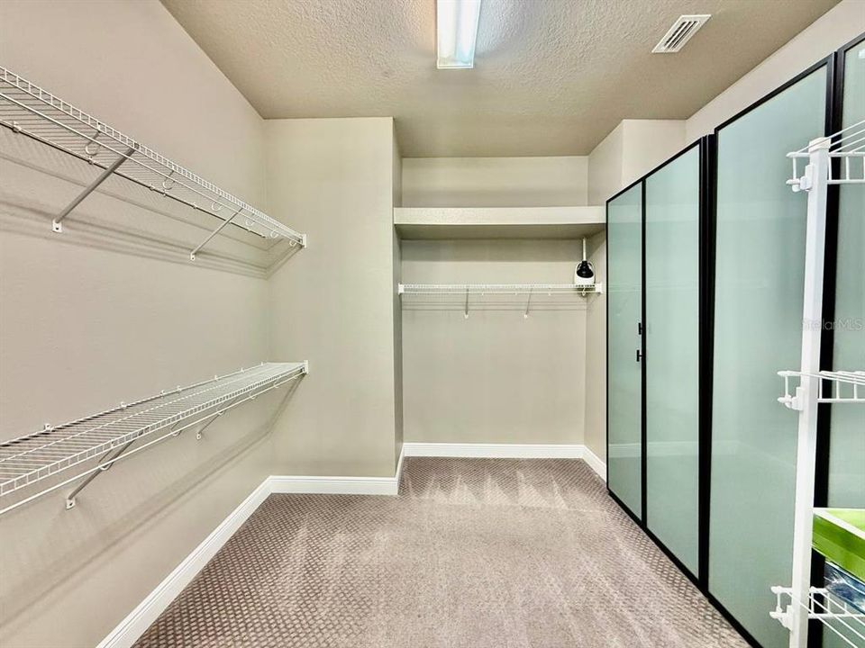 出租: $3,000 (4 贝兹, 2 浴室, 2532 平方英尺)