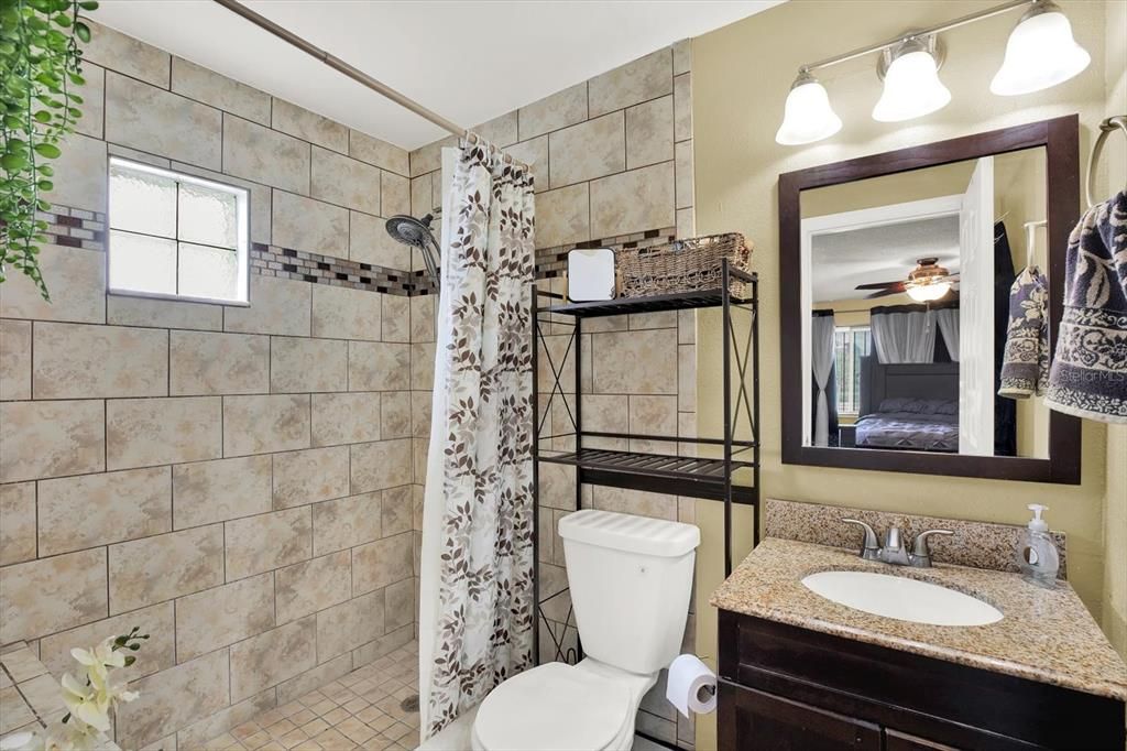 Active With Contract: $370,000 (3 beds, 2 baths, 1290 Square Feet)