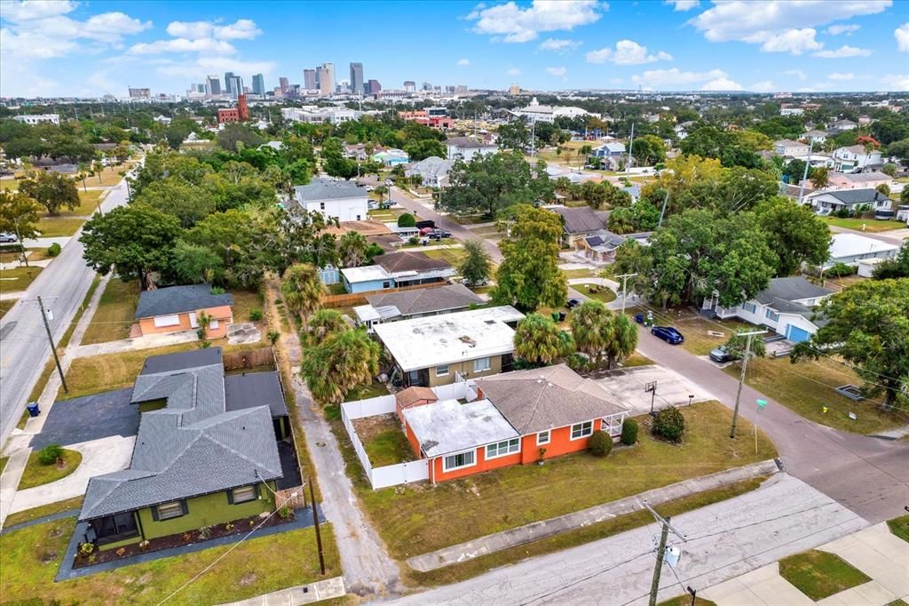 Active With Contract: $370,000 (3 beds, 2 baths, 1290 Square Feet)