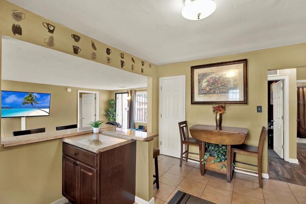 Active With Contract: $370,000 (3 beds, 2 baths, 1290 Square Feet)