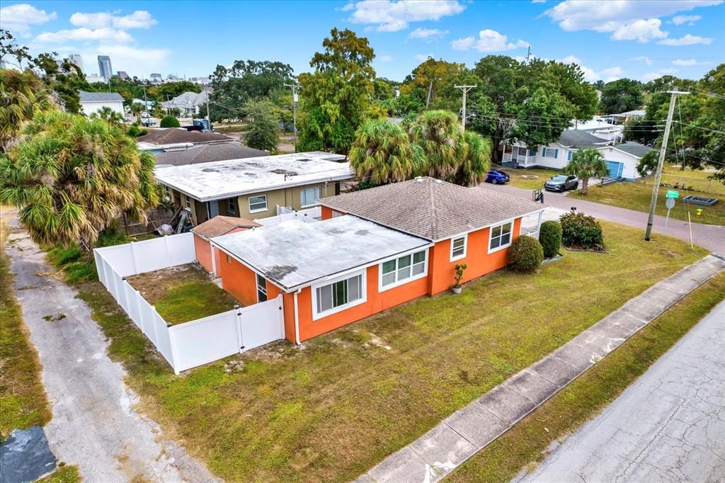 Active With Contract: $370,000 (3 beds, 2 baths, 1290 Square Feet)