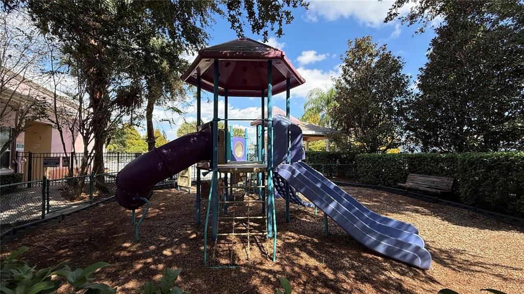 For Rent: $1,800 (4 beds, 3 baths, 1512 Square Feet)