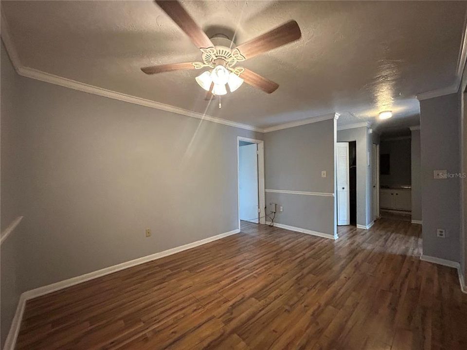 В аренду: $1,050 (2 спален, 1 ванн, 876 Квадратных фут)