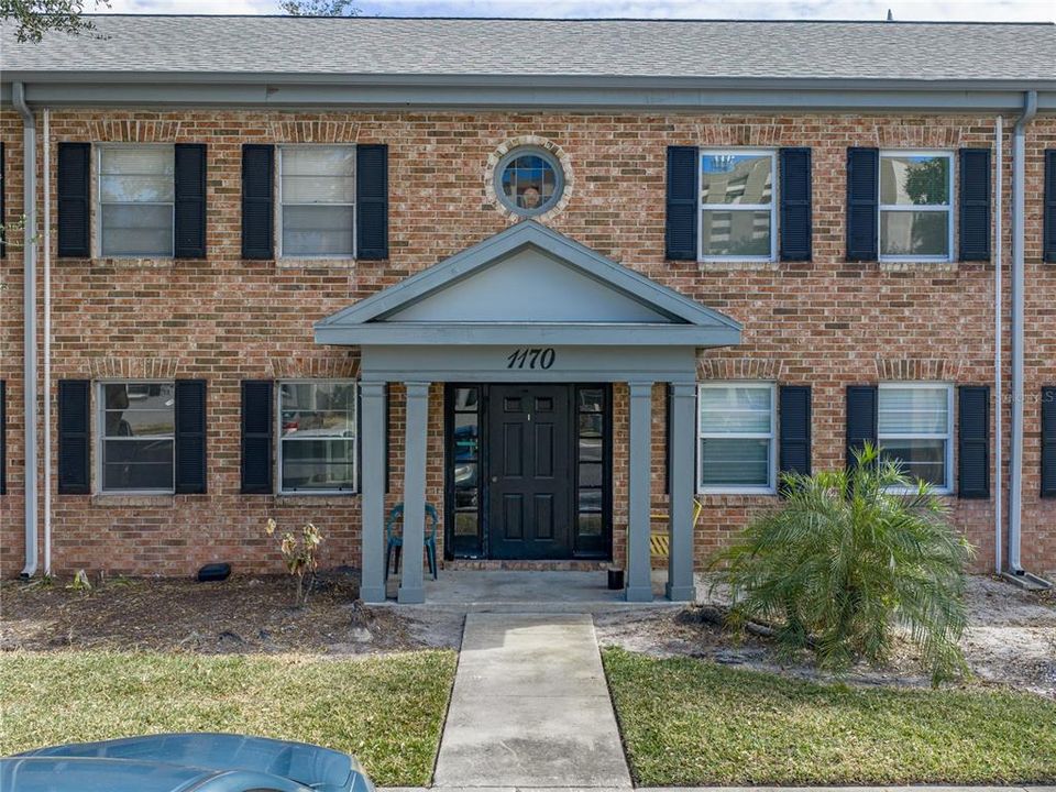 待售: $140,000 (1 贝兹, 1 浴室, 722 平方英尺)