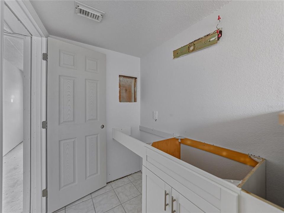 待售: $140,000 (1 贝兹, 1 浴室, 722 平方英尺)