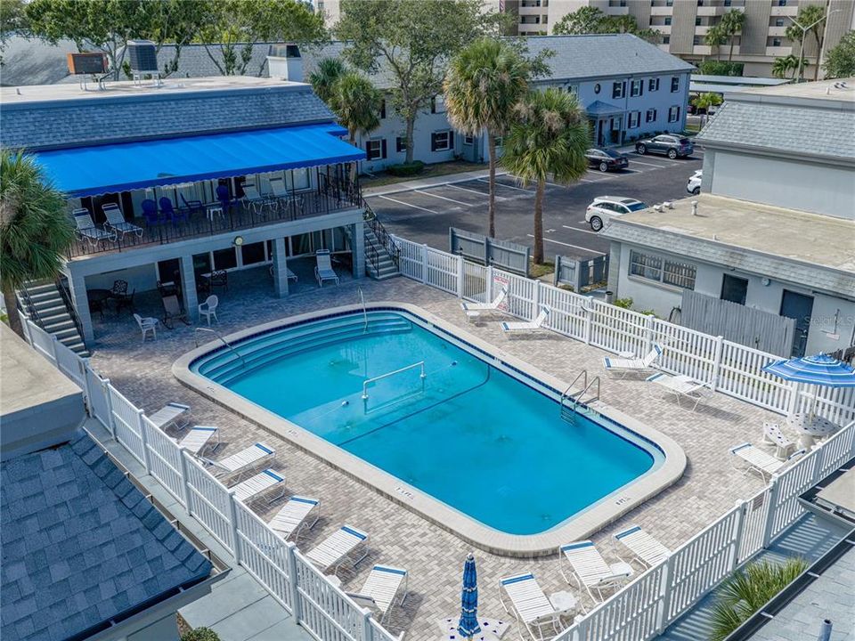 待售: $140,000 (1 贝兹, 1 浴室, 722 平方英尺)