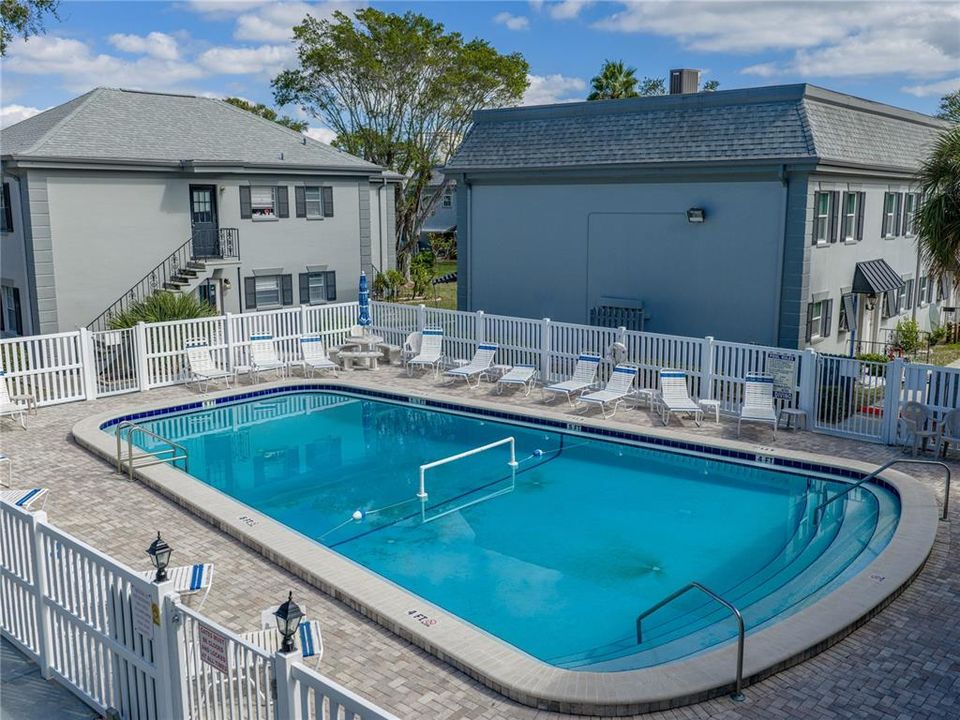 待售: $140,000 (1 贝兹, 1 浴室, 722 平方英尺)