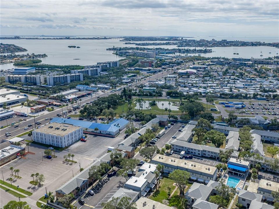 待售: $140,000 (1 贝兹, 1 浴室, 722 平方英尺)