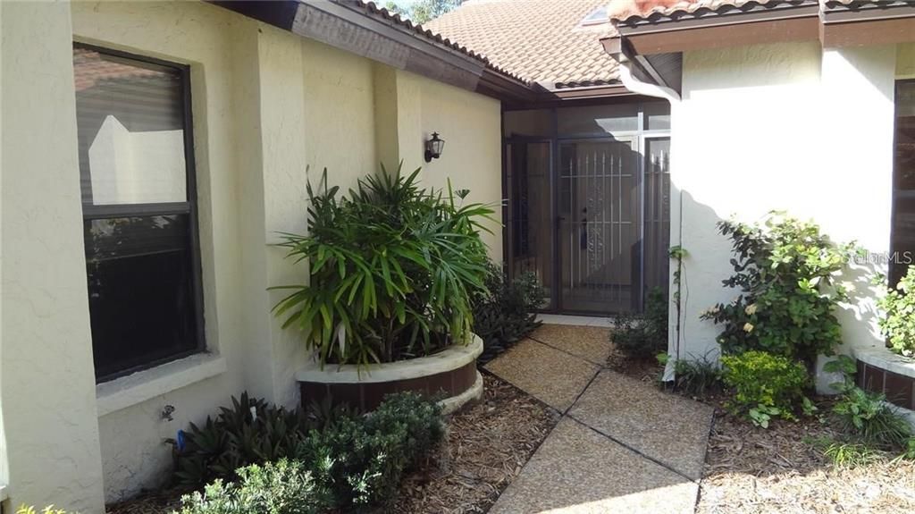 For Rent: $2,400 (3 beds, 2 baths, 2000 Square Feet)