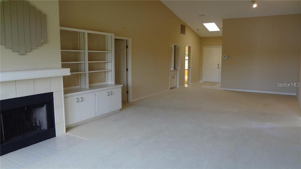 For Rent: $2,400 (3 beds, 2 baths, 2000 Square Feet)