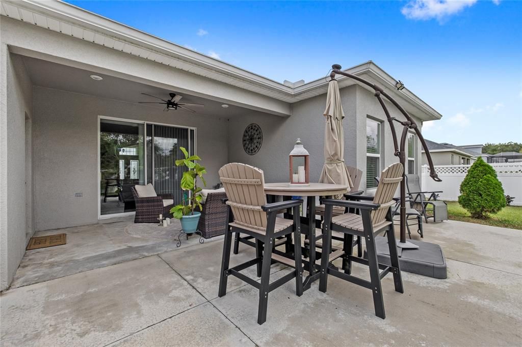 合同活跃: $379,900 (4 贝兹, 3 浴室, 2436 平方英尺)