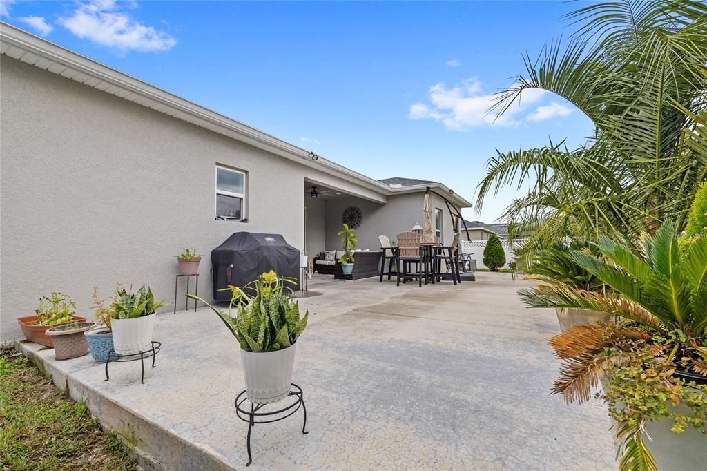 合同活跃: $379,900 (4 贝兹, 3 浴室, 2436 平方英尺)