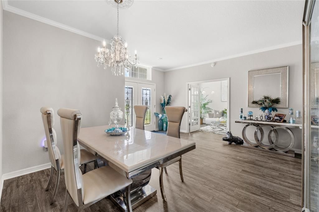 合同活跃: $379,900 (4 贝兹, 3 浴室, 2436 平方英尺)