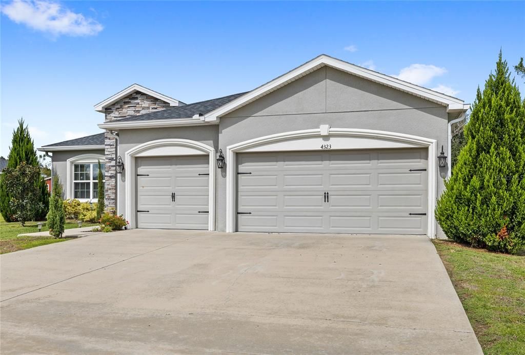 合同活跃: $379,900 (4 贝兹, 3 浴室, 2436 平方英尺)