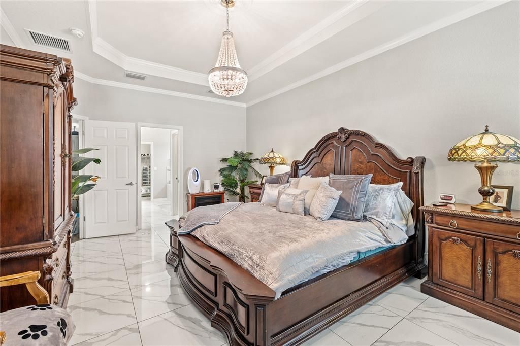 合同活跃: $379,900 (4 贝兹, 3 浴室, 2436 平方英尺)