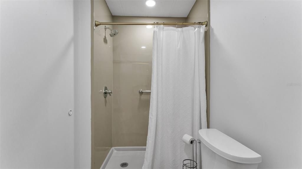 待售: $149,000 (2 贝兹, 2 浴室, 1344 平方英尺)