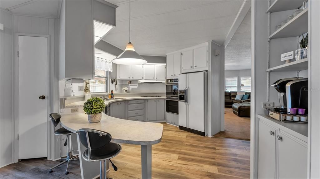 待售: $149,000 (2 贝兹, 2 浴室, 1344 平方英尺)