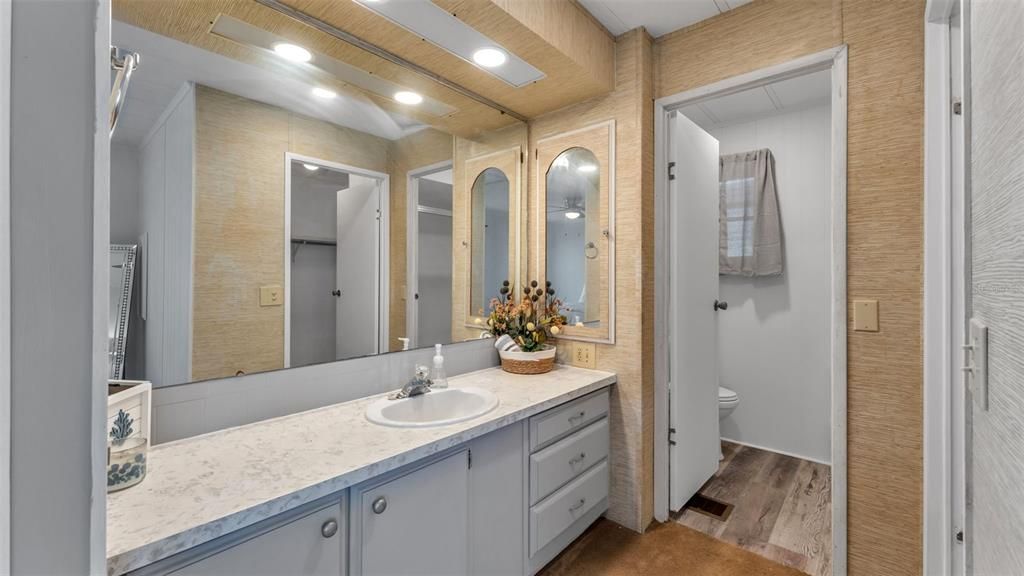 待售: $149,000 (2 贝兹, 2 浴室, 1344 平方英尺)