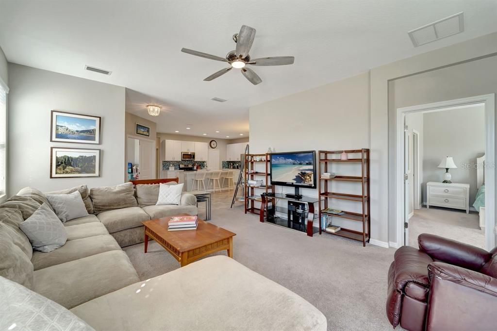 En Venta: $399,000 (3 camas, 2 baños, 1619 Pies cuadrados)