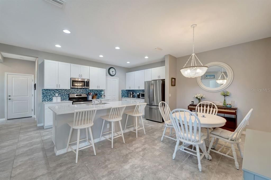 En Venta: $399,000 (3 camas, 2 baños, 1619 Pies cuadrados)