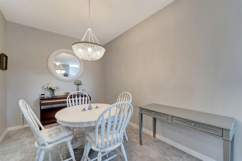 En Venta: $399,000 (3 camas, 2 baños, 1619 Pies cuadrados)