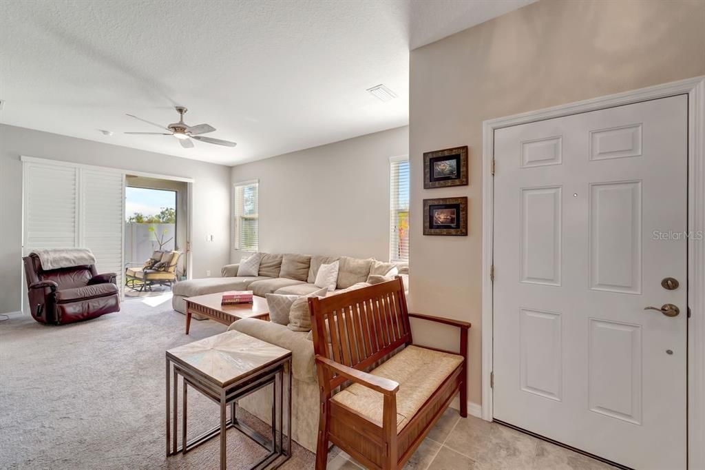 En Venta: $399,000 (3 camas, 2 baños, 1619 Pies cuadrados)