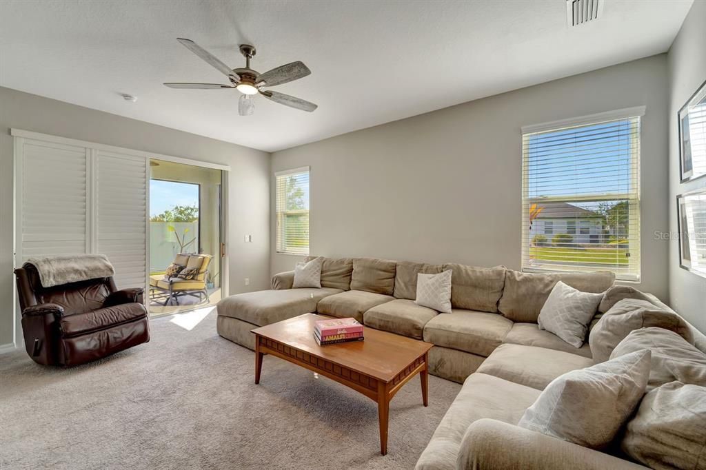 En Venta: $399,000 (3 camas, 2 baños, 1619 Pies cuadrados)