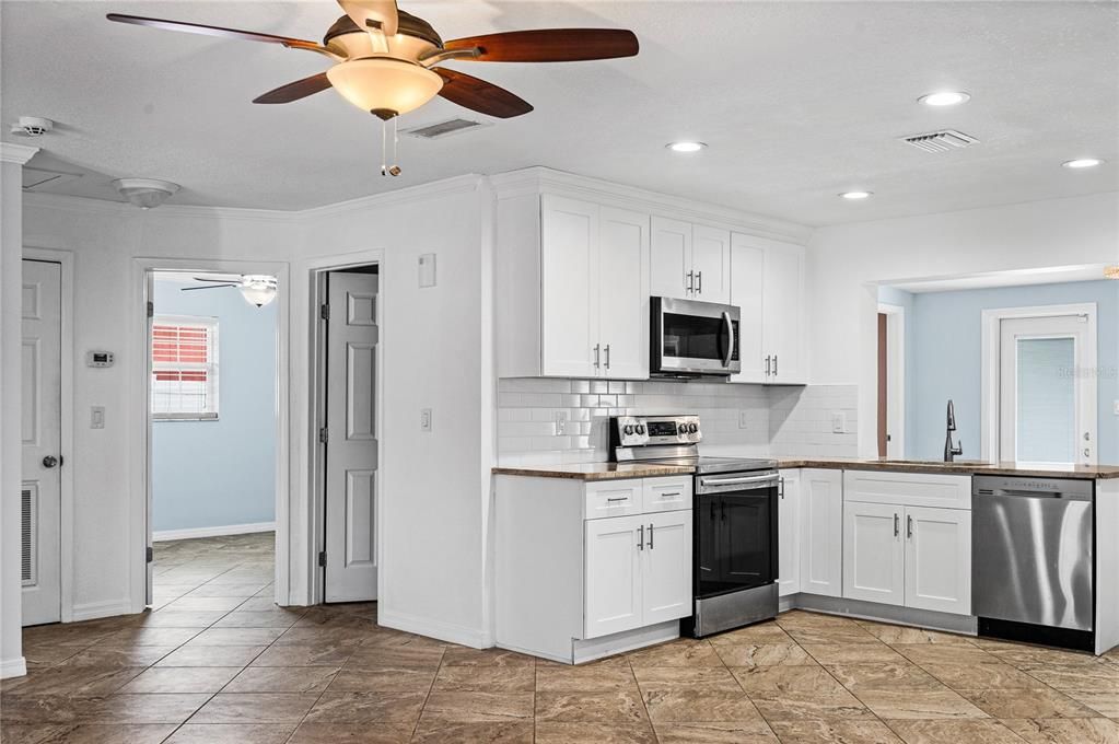 For Rent: $3,600 (4 beds, 2 baths, 1655 Square Feet)