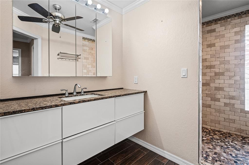 For Rent: $3,600 (4 beds, 2 baths, 1655 Square Feet)