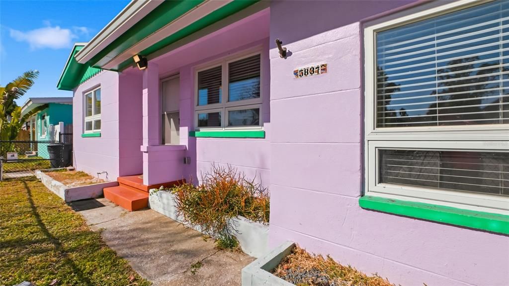 Active With Contract: $325,000 (3 beds, 1 baths, 1124 Square Feet)