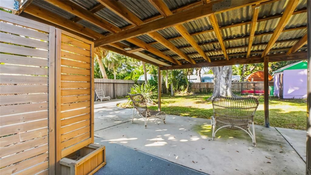 Active With Contract: $325,000 (3 beds, 1 baths, 1124 Square Feet)