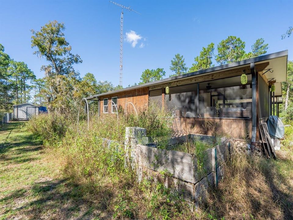 合同活跃: $170,000 (2 贝兹, 2 浴室, 1262 平方英尺)