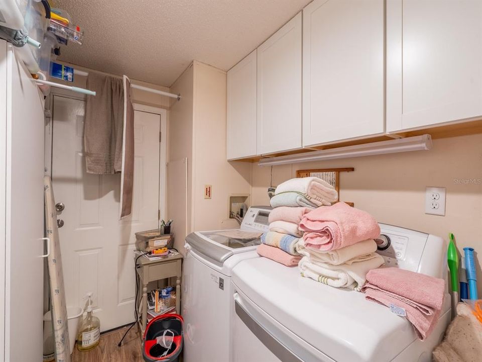 合同活跃: $170,000 (2 贝兹, 2 浴室, 1262 平方英尺)