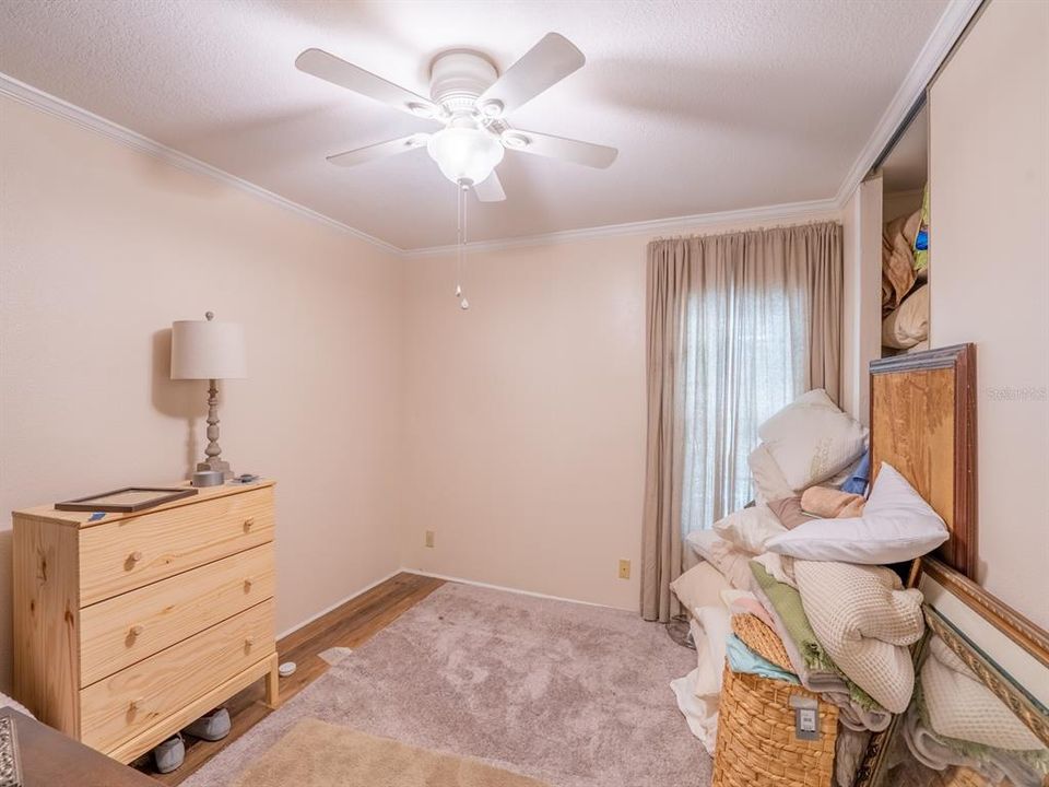 合同活跃: $170,000 (2 贝兹, 2 浴室, 1262 平方英尺)