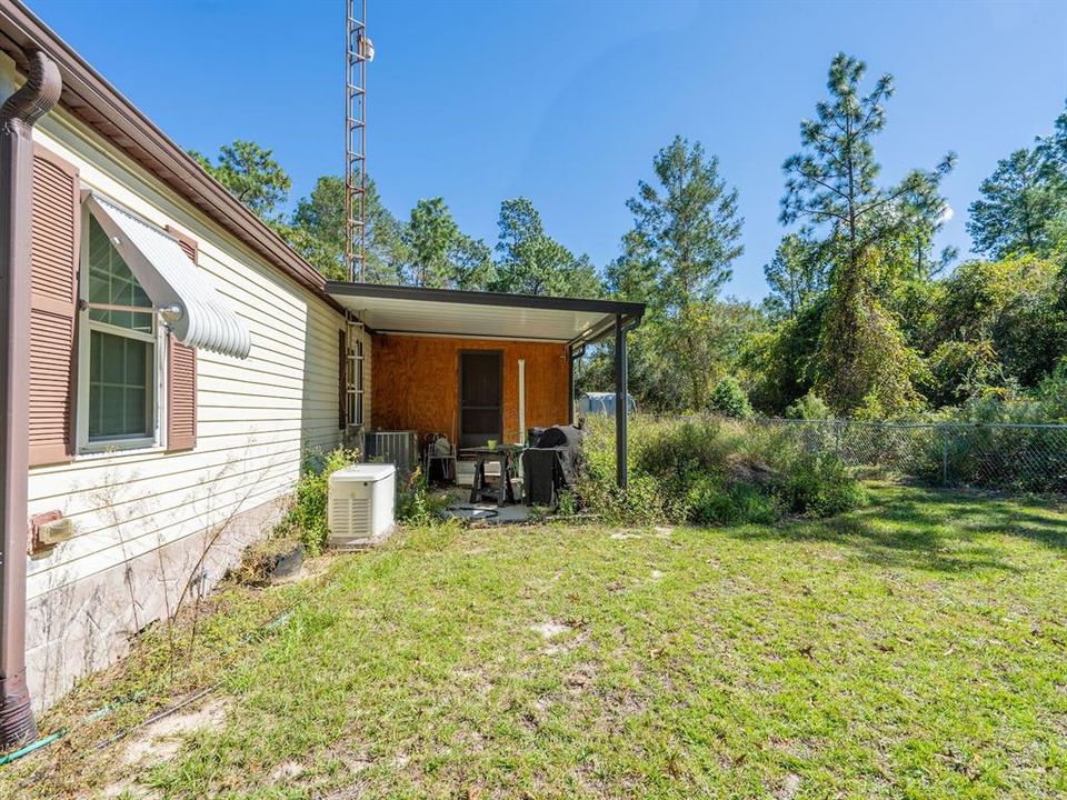 合同活跃: $170,000 (2 贝兹, 2 浴室, 1262 平方英尺)