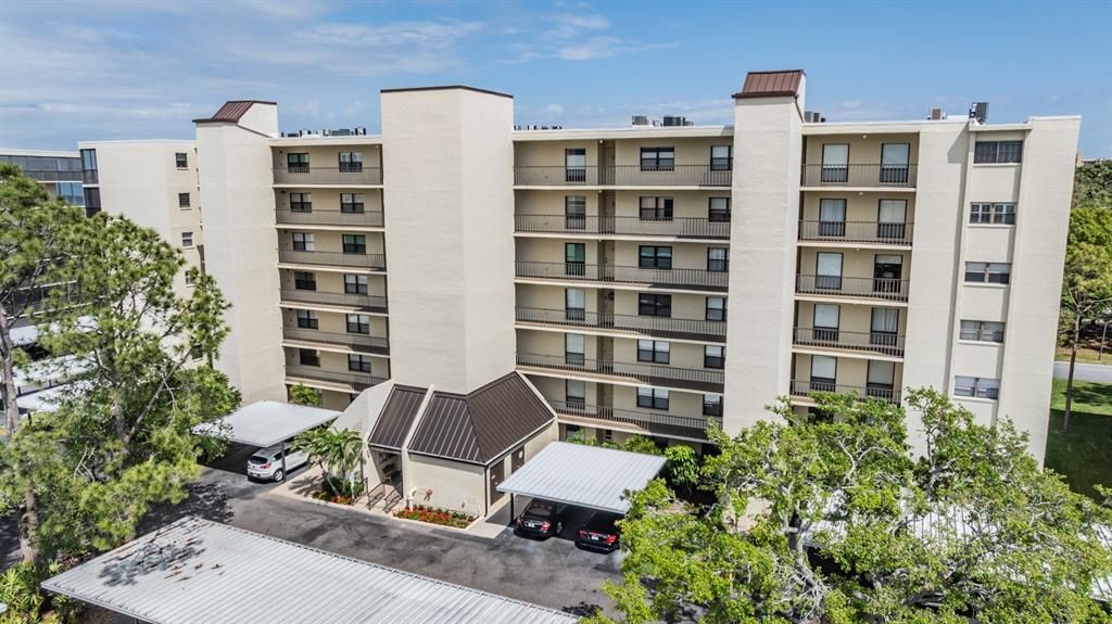 На продажу: $229,900 (2 спален, 2 ванн, 1165 Квадратных фут)