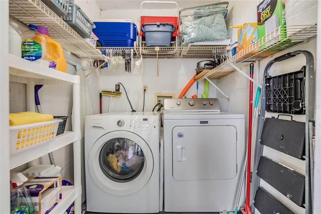 На продажу: $229,900 (2 спален, 2 ванн, 1165 Квадратных фут)