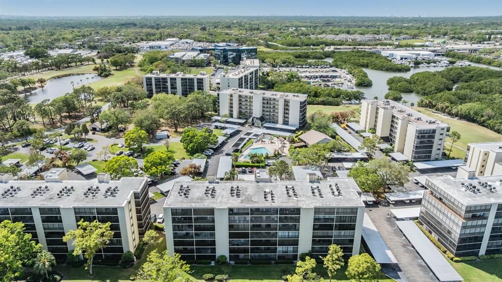 На продажу: $229,900 (2 спален, 2 ванн, 1165 Квадратных фут)